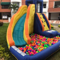 Inflable-pequeño-con-pelotas